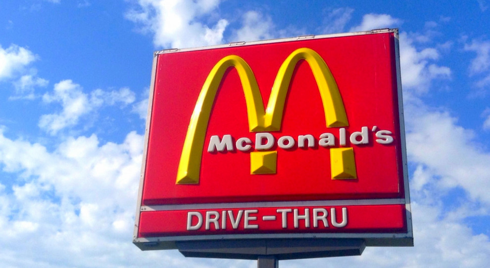 Przedstawiciele związków zawodowych twierdzą, że franczyzobiorcy McDonald's w Brazylii odmówili pracownikom m.in. dodatkowego wynagrodzenia za nadgodziny (Fot. Mike Mozart/ Flickr) McDonald's oskarżony o maltretowanie pracowników