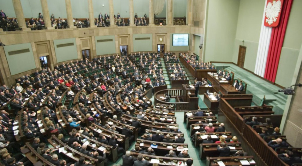- Stanowisko rządu jest pozytywne, przede wszystkim dlatego, że forma ubezpieczenia grupowego jest formułą o wiele tańszą od ubezpieczeń indywidualnych - mówiła Izabela Leszczyna. /Fot. PTWP Sejm: łagodniejsze zasady wynagrodzeń za ubezpieczenia grupowe