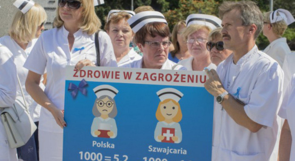 My nie chcemy wychodzić na ulice co parę lat, my chcemy pracować z pacjentem - mówiła Dargiewicz. /Fot. PTWP Pielęgniarki w Warszawie. "Dość już pieniędzy, które nie są rozwiązaniem naszych problemów"
