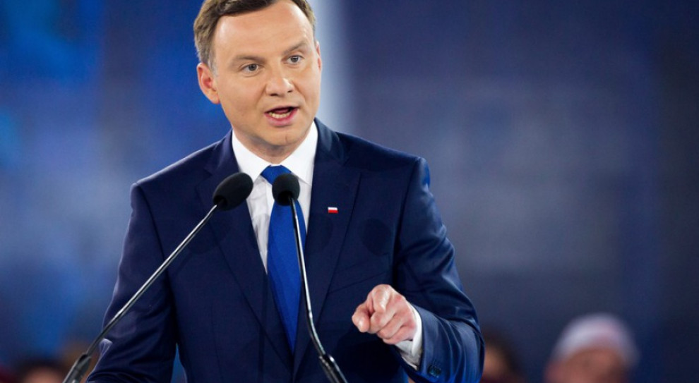 Ustawa uchwalona w 2012 roku podwyższyła wiek emerytalny do 67 lat i wprowadziła stopniowe zrównanie go dla kobiet i mężczyzn, Fot. MSZ Andrzej Duda przedstawi projekt ustawy dot. obniżenia wieku emerytalnego