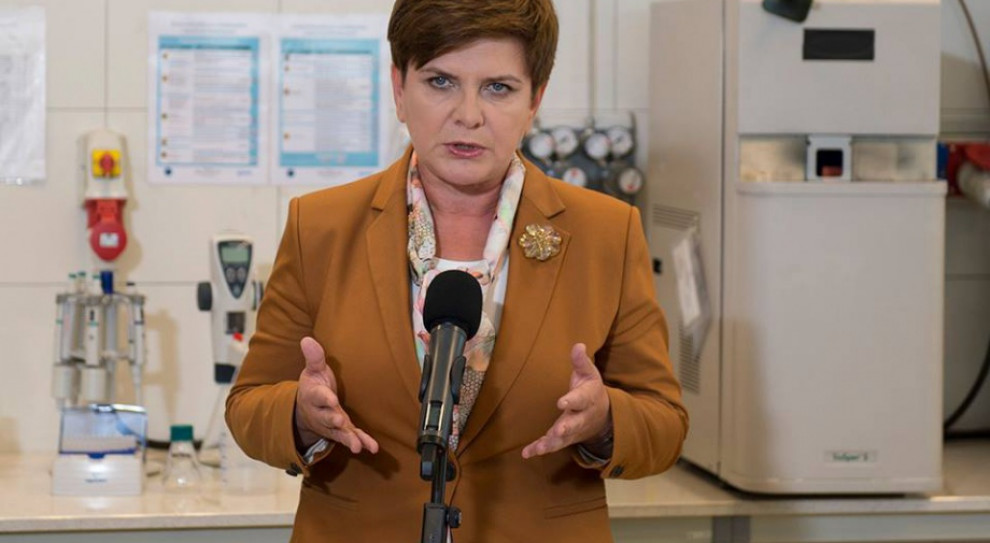 Beata Szydło (fot.facebook) Czy PiS, gdy dojedzie do władzy zlikwiduje przywileje związkowe?