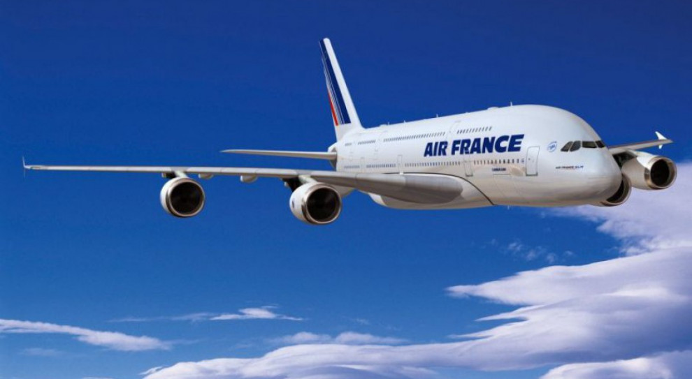 5 października w biurze Air France odbywało się spotkanie, na którym dyrekcja przewoźnika potwierdziła plan likwidacji prawie 3 tys. miejsc pracy w ciągu dwóch lat. Na posiedzenie wdarło się ok. 100 działaczy związkowych. /Fot. AirFrance.com Szturm związkowców na biuro Air France: Pięciu pracowników zatrzymanych