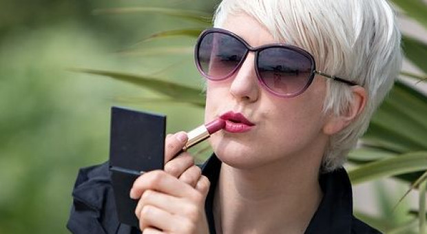 Szkolenia dla bezrobotnych kobiet trwają od 2 tygodni do miesiąca, po 6-8 godzin dziennie. /fot. pixabay Szkolenia dla bezrobotnych kobiet: Nie tylko pisanie CV, ale i wykonywanie makijażu biznesowego