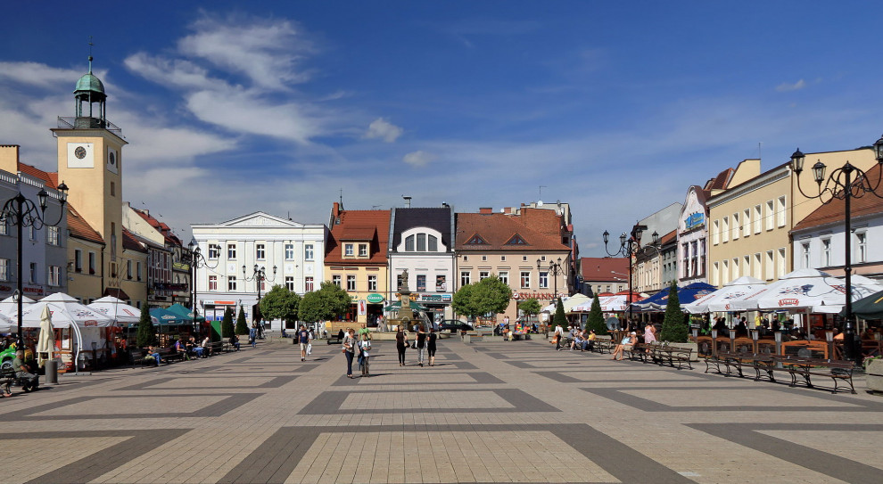 Podwyżki otrzymają wszyscy pracownicy zatrudnieni w rybnickich instytucjach samorządowych. Fot. Hons084/Wikimedia Commons Rybnik: Podwyżki dla pracowników instytucji samorządowych