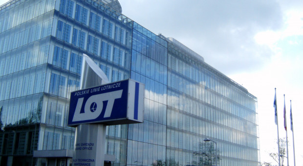 Budynek zarządu Polskich Linii Lotniczych LOT (Fot. Kpalion /wikimedia, ,licencja CC BY-SA 3.0) Strajk w LOT. Wiceminister grozi sankcjami, związkowcy apelują o interwencję