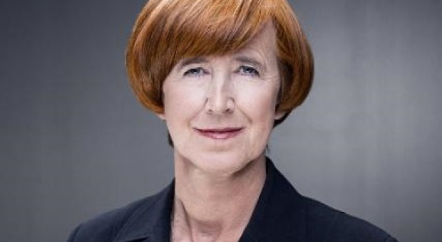 - Chcemy pokazać, że dla państwa i dla nowego rządu rodzina jest najważniejsza - powiedziała Elżbieta Rafalska. /Fot. mat. pras. Pracownicy socjalni otrzymali nagrody od minister Rafalskiej
