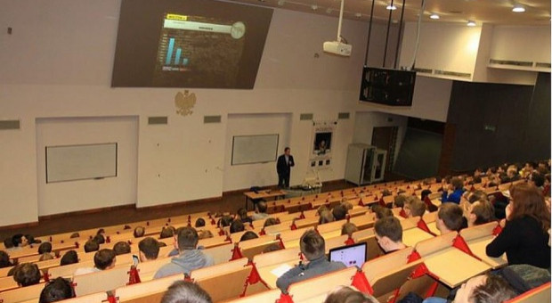 - Studenci projektowania mechatronicznych układów mobilnych mogą w przyszłości związać się z naszą firmą - mówi Mariusz Golec, prezes Wielton. Fot. Wielton Wielton objął patronatem specjalność studiów mechatronicznych na Politechnice Śląskiej