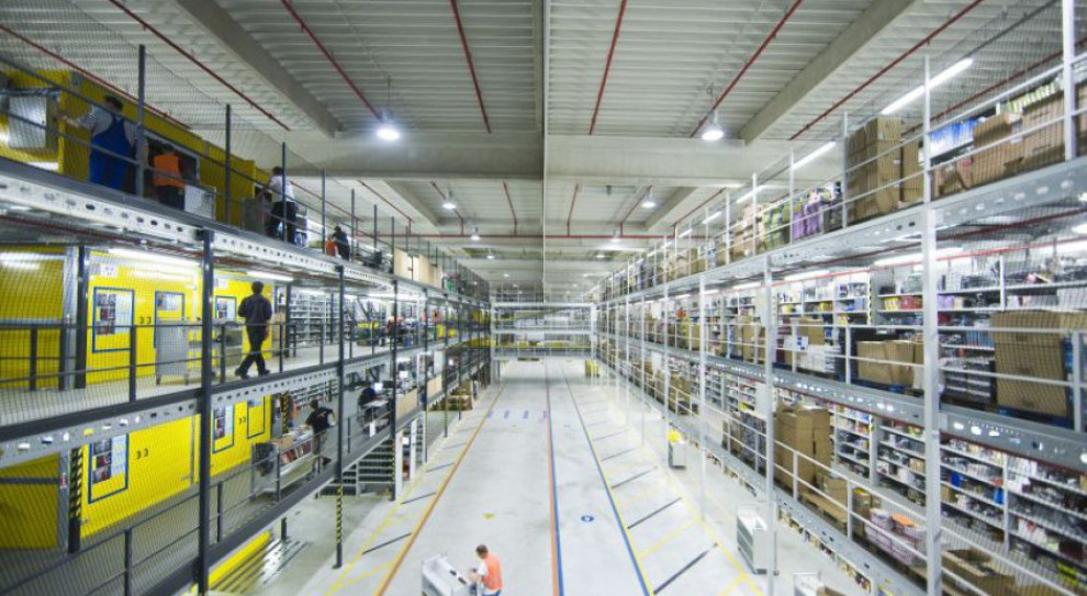 W 18 miesięcy Amazon zatrudnił 4,5 tys. osób na umowach stałych (fot.amazon.de) Amazon powiększy sieć centrów logistycznych w Polsce