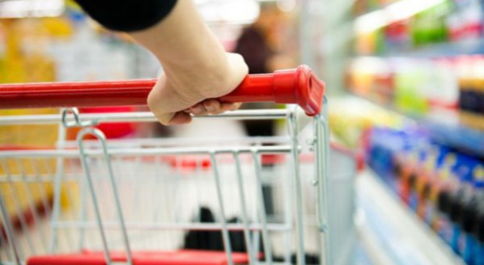 Dzięki wielkiej skali operacji handlowych i niższym kosztom zakupu towarów, sieci o kapitale zagranicznym dają konsumentowi korzystne ceny na półce (fot. shutterstock) Wszystkie firmy będą odprowadzały podatek obrotowy liniowy?