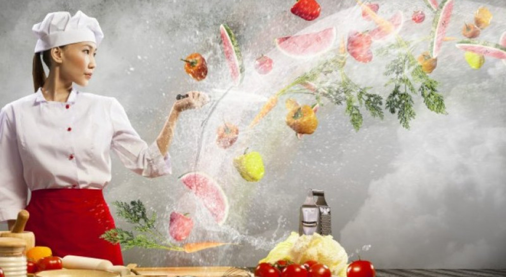 Fot. fotolia Kobiecie trudno jest pogodzić życie prywatne z zawodem kucharza