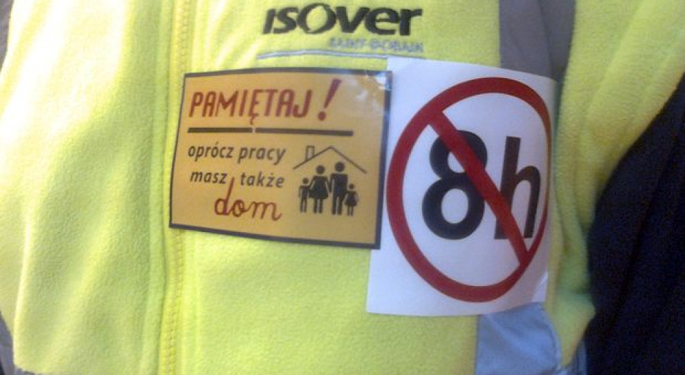 Forsowana przez zarząd spółki zmiana systemu czasu pracy z równoważnego na podstawowy poskutkuje m.in. mniejszą liczbą wolnych sobót i niedziel w miesiącu dla pracowników. Fot. solidarnosckatowice.pl W Isover trwa spór zbiorowy. Pracownicy nie chcą 8-godzinnego systemu pracy