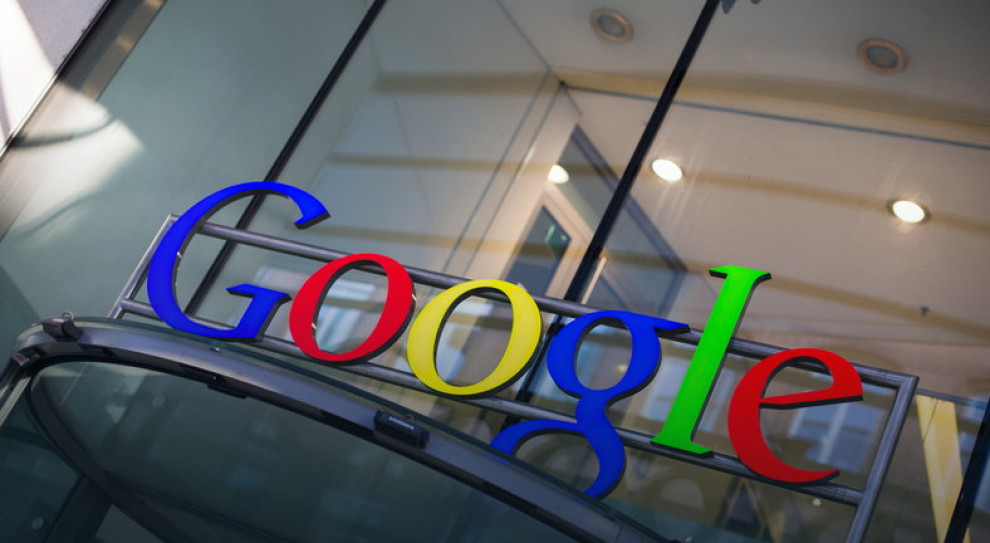Autonomiczne auta Google mają służyć osobom bez prawa jazdy (fot. Shutterstock) Google łączy siły z przemysłem motoryzacyjnym