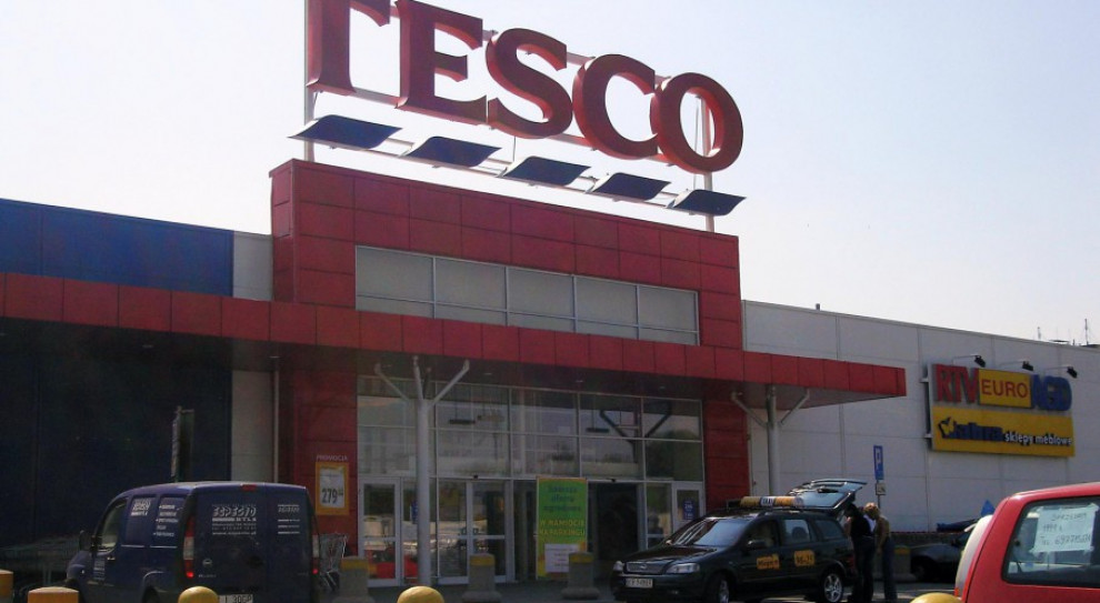 W zakończonym w lutym 2015 r. roku rozliczeniowym sieć zanotowała stratę w wysokości 6,4 mld funtów (fot. wikimedia commons) Tesco wychodzi z gigantycznej zapaści. Znów zatrudnia