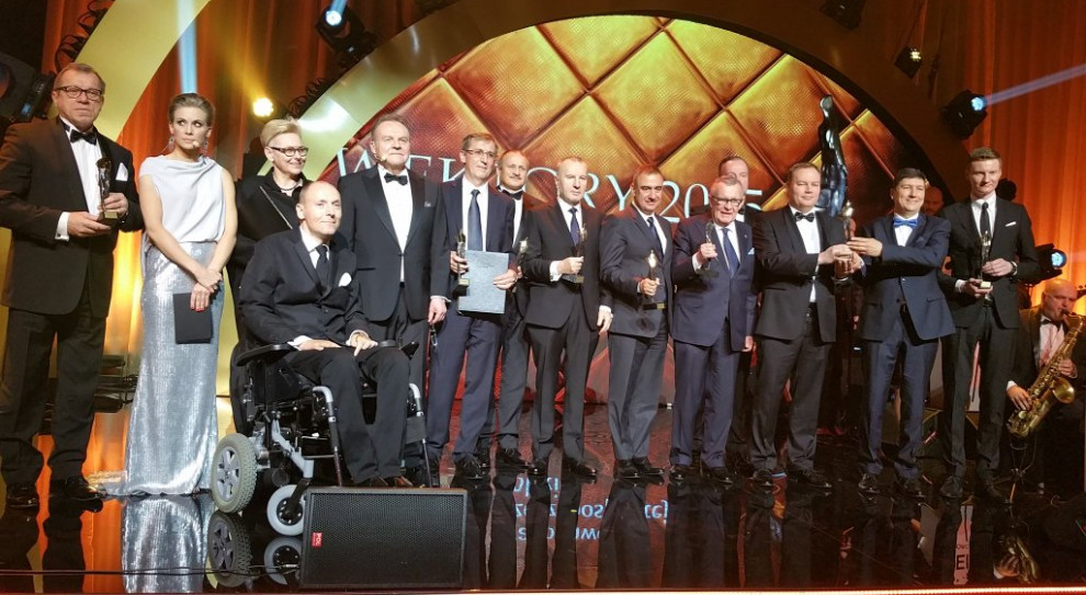 Wszyscy laureaci Wektorów 2015 (fot. Twitter Pracodawcy PL) Zasłużeni dla rozwoju przedsiębiorczości otrzymali Wektory 2015
