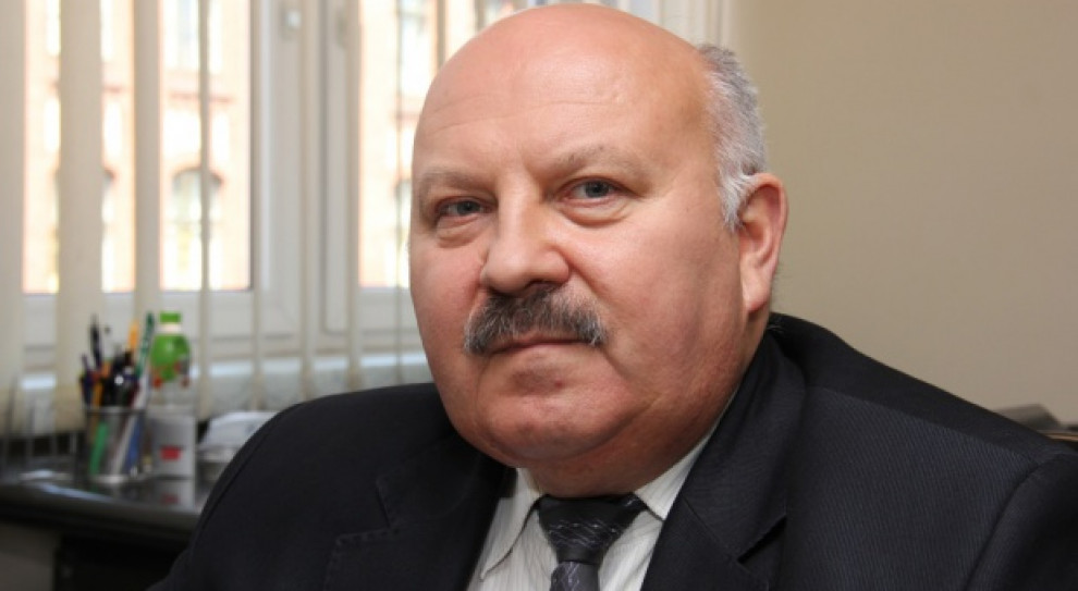 Mamy taki układ i przestrzegamy go. Nagroda roczna jest jednym z elementów wynagrodzenia pracowniczego - mówi Tadeusz Skotnicki, wiceprezes KHW ds. pracy. (fot. wnp.pl) Tadeusz Skotnicki, wiceprezes KHW zabrał głos w sprawie czternastek