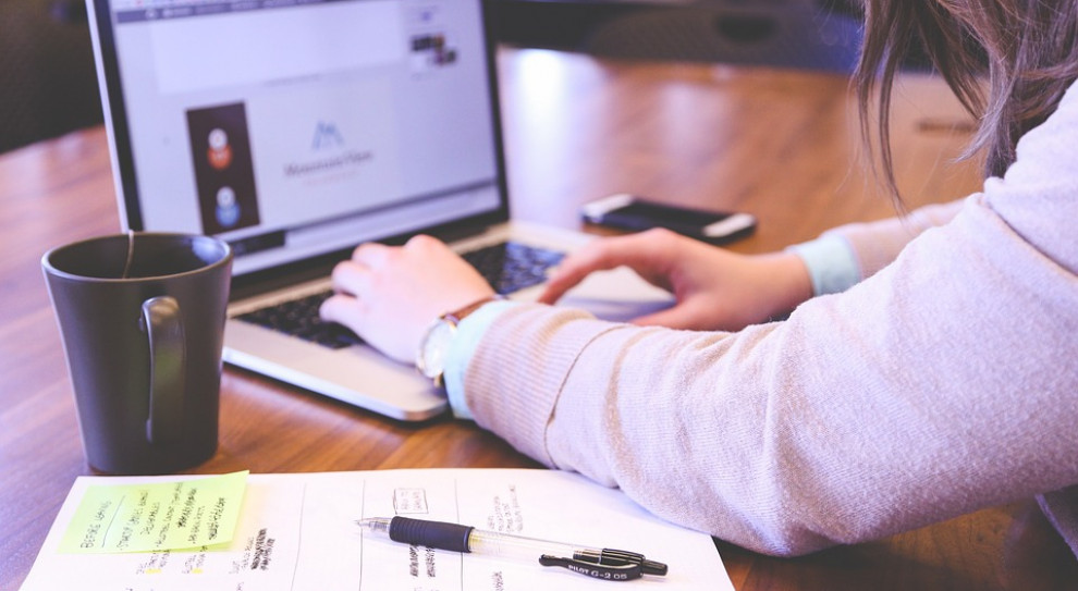 Badanie przeprowadzono przez internet na przełomie grudnia i stycznia na próbie 552 firm odzwierciedlającej strukturę przedsiębiorstw w Polsce (fot. pixabay) Największe problemy polskich firm? Koszty pracy i niestabilność prawa