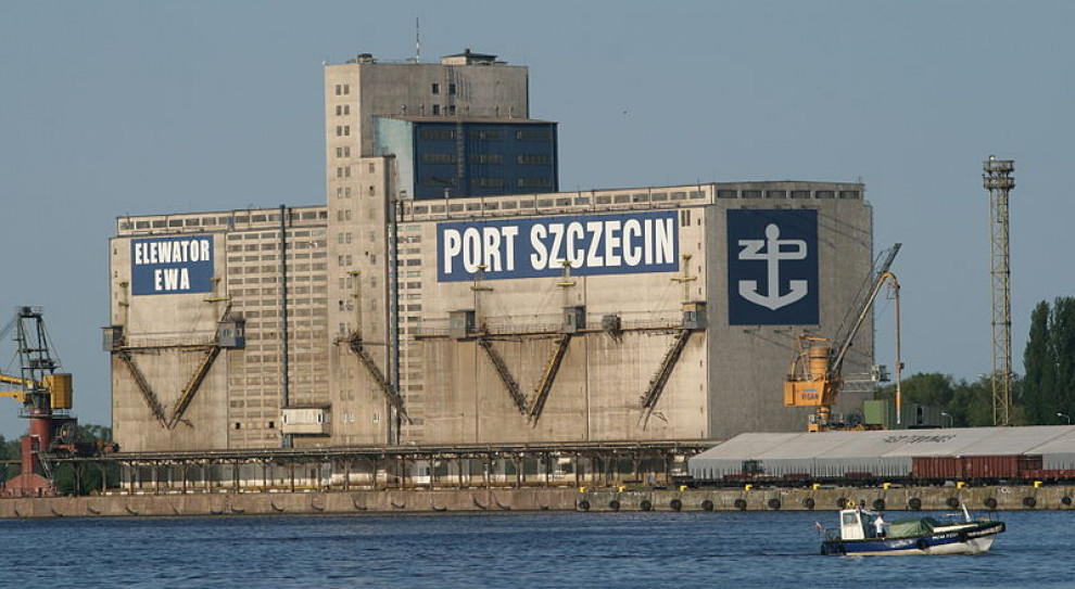 Stanowiska w ZMPSiŚ utracili: prezes Zbigniew Miklewicz oraz wiceprezesi - Krzysztof Sadowski i Paweł Adamarek. (Fot.: Wikimedia, włodi, CC2.0) Zarząd Morskich Portów Szczecin i Świnoujście odwołany