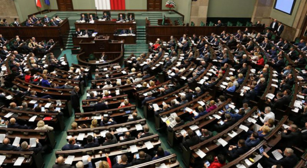 Miesięczna pensja każdego posła wynosi 9892,30 zł brutto. (fot. sejm.gov.pl) Posłowie zarabiają mało? "Bohatersko otrzymują tak niskie wynagrodzenia"