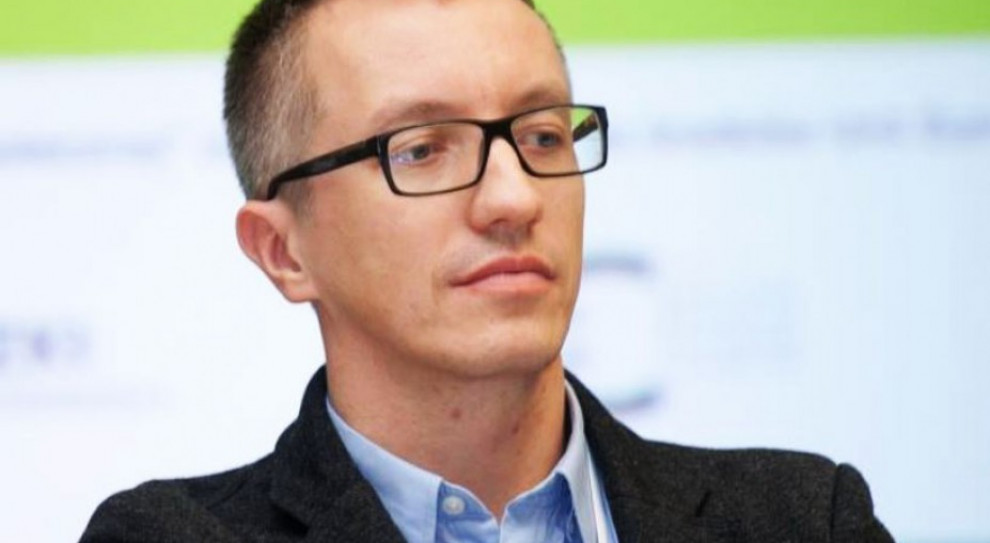 Doświadczenia krajów, które już dawno temu wprowadziły rozwiązania podobne do 500+ nie są zbyt zachęcające z punktu widzenia demografii - powiedział Łukasz Komuda(Fot.: Facebook) Łukasz Komuda: Szkoda pieniędzy na 500+ dla zamożnych, lepiej zadbać o stabilną pracę dla rodziców