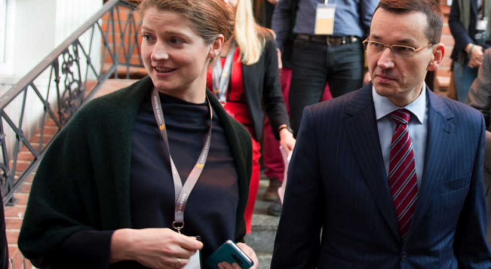 Minister rozwoju Mateusz Morawiecki, na zdjęciu po prawej (fot. domena publiczna) Morawiecki: Pracownicy, pracodawcy i administracja publiczna nie powinny być ze sobą w konflikcie