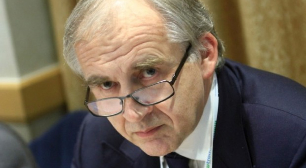 Posłowie jednogłośnie uznali że "nie występują przeciwwskazania prawne" do łączenia przez Zembalę mandatu posła z pełnieniem funkcji dyrektora Śląskiego Centrum Chorób Serca (Marian Zembala, fot. PTWP) Marian Zembala może łączyć mandat posła z funkcją dyrektora Śląskiego Centrum Chorób Serca