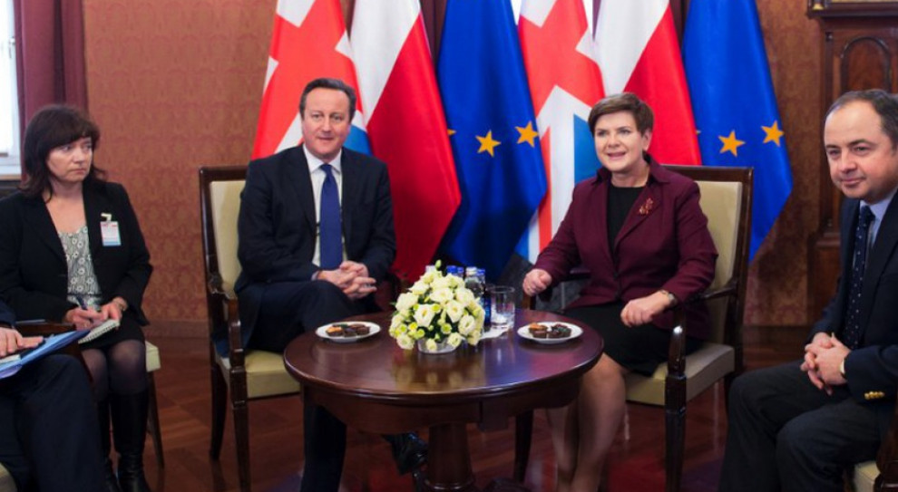 Zaproponowany przez przewodniczącego Rady Europejskiej Donalda Tuska projekt porozumienia między UE a Wielką Brytania wymaga doprecyzowania. (fot.twitter.com/PremierRP) Szef MSZ: Polacy nie powinni obawiać się porozumienia UE z Wlk. Brytanią