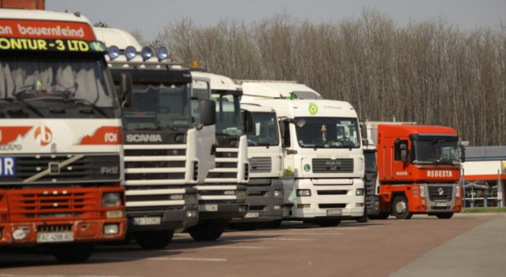 Resort infrastruktury informował, że przyjęcie zaproponowanych w tym tygodniu przez Rosjan warunków oznaczałoby, że 85 proc. polskich przewoźników zostałoby wyeliminowanych z rynku rosyjskiego. (Fot. PTWP/Andrzej Wawok) Polska nie może liczyć na Komisję Europejską w sporze ws. zezwoleń transportowych
