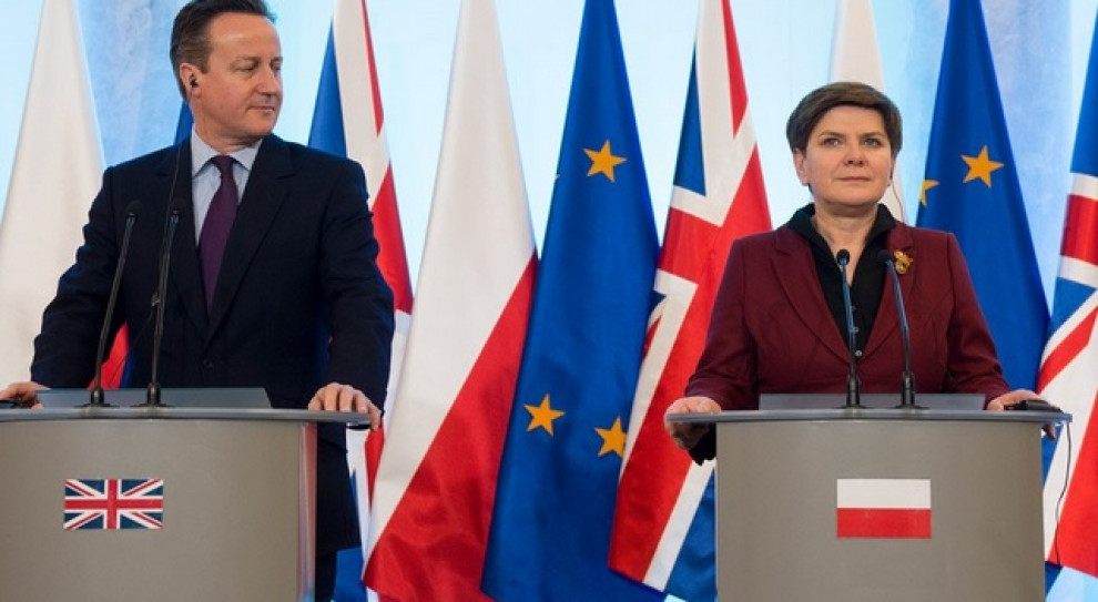Spotkanie premier Beaty Szydlo z premierem Wielkiej Brytanii Davidem Cameronem (fot.twitter.com/PremierRP) Wielka Brytania, świadczenia socjalne: Zmiany nie dotkną obecnie pracujących