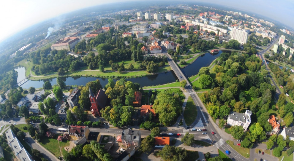 Według badań fundacji Pro Progressio o potencjale inwestycyjnym danego regionu stanowi m.in. zaplecze kadrowe. (Fot.: mat. pras.) Piła „szyje pracowników na miarę potrzeb przedsiębiorców”