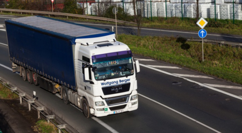 Według danych Stowarzyszenia Międzynarodowych Przewoźników Drogowych (SMPD) brak zezwoleń na transport do Rosji to straty dla ponad 2,5 tys. firm mających flotę kilkunastu tysięcy samochodów. (Fot. Shutterstock) Negocjacje zakończyły się fiaskiem. Polskie TIR-y nie wjadą do Rosji