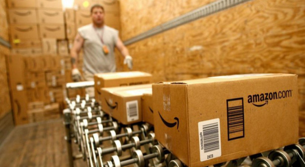 Do chwili obecnej firma Amazon utworzyła w polskich centrach logistycznych 4,5 tys. stałych miejsc pracy i nadal prowadzi rekrutację. (fot. Amazon.com) Amazon sprzedaje polskie centrum logistyczne