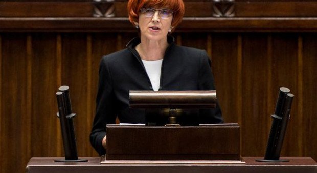 Projekt resortu pracy zakłada m.in., że pracownik musi być zapoznany z regulaminem pracy przed dopuszczeniem go do niej. (fot. KPRM) Rafalska, MRPiPS: Po 500+ pora na Kodeks pracy