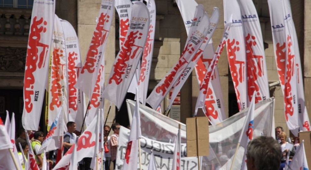 Dwa miliony osób w Polsce pracuje w oparciu o umowy cywilnoprawne. (Fot. solidarnosc.org.pl) Osoby na umowach terminowych też walczą o swoje prawa