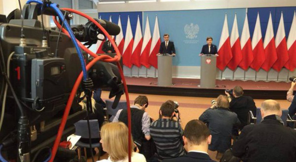 Konferencja prasowa w Kancelarii Premiera RP (fot.:twitter.com/pisorgpl) Ustawa o prokuraturze, Ziobro: Zmiany odpolityczniają prokuraturę