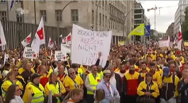 W pamięci opinii publicznej szczególnie zapisały się m.in. spory związkowców z Deutsche Post. (Fot. : youtube.pl) Niemcy w ciągu roku strajkowali przez 2 miliony dni