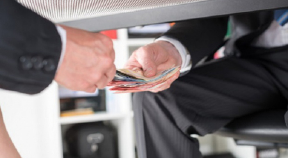 Walkę z korupcją wChinach ogłoszono we wszystkich sektorach, w tym armii, która wcześniej była całkowicie nietykalna. (Fot. Shutterstock) 300 tys. urzędników skazanych za korupcję