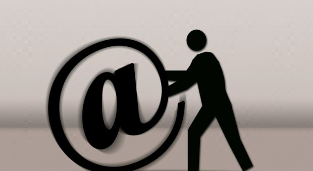 Ray Tomlinson wpadł na pomysł wykorzystywania @ w adresach e-mail. (fot. pixabay) Zmarł Ray Tomlinson. To on wymyślił adres e-mail