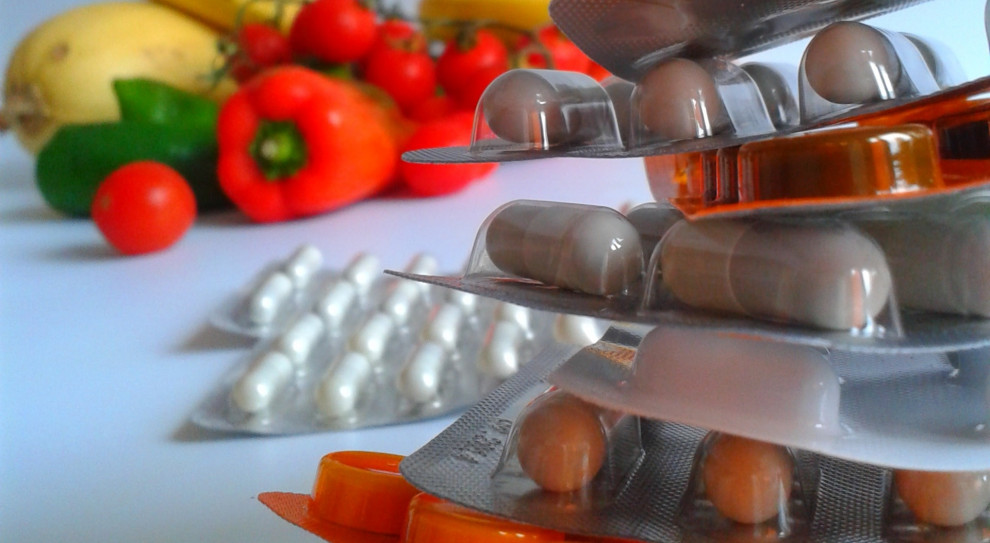 Obecna regulacja dotyczy jedynie produktów leczniczych, a więc nie obejmuje ona np. często reklamowanych suplementów diety i wyrobów medycznych (fot.pixabay.com) Lekarze będą mieć zakaz reklamowania suplementów diety? NRL apeluje do ministerstwa