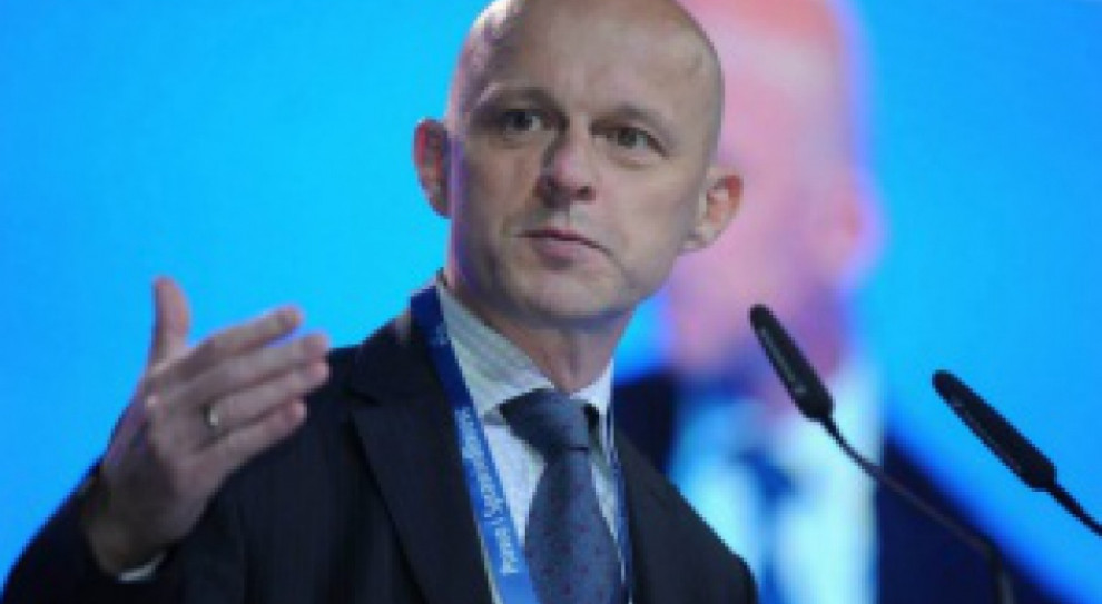Ministerstwo Finansów jednak uspokaja, że intencją ustawodawcy nie było objęcie opodatkowaniem przedsiębiorstw udzielających pożyczek własnym pracownikom, a podatnikami w tym przypadku są przedsiębiorstwa czy też instytucje pożyczkowe działające na polskim rynku. (fot. Paweł Szałamacha, Facebook) Podatek bankowy nie od pożyczek pracowniczych