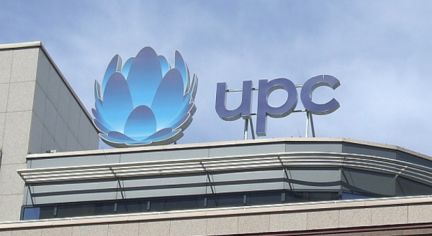 Michał Fura przekonuje, że UPC zadbało o zabezpieczenie gwarancji warunków zatrudnienia dla tych osób przez przyszłego pracodawcę. (Fot. UPC) Pikieta pracowników UPC