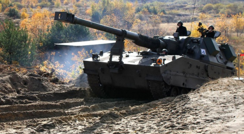 Armatohaubica Krab (Fot. Jacek Rodecki, mat. pras./wnp.pl) Huta Stalowa Wola: Związkowcy żądają podpisania umowy na Raka i Kraba