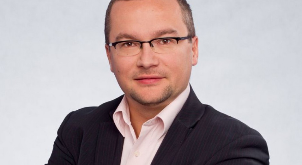 - Choć zarobki w Polsce są niższe niż w wielu krajach na Zachodzie, również koszty życia są nieporównywalne – mówi Artur Skiba, prezes firmy Antal International. (Fot. mat. pras.) Skiba, Antal: Zarobki Polaków mogą dogonić średnią unijną