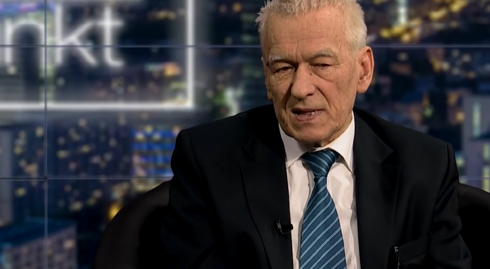 - To postać z krwi i kości, człowiek o życiorysie, którego nie trzeba ozdabiać pompatycznymi przymiotnikami i zapewniać o wyjątkowości. - mówił redaktor naczelny "Wprost" Tomasz Wróblewski. (fot.:youtube.com) Rozdano nagrody Kisiela. Wśród laureatów Kornel Morawiecki i Mariusz Max Kolonko