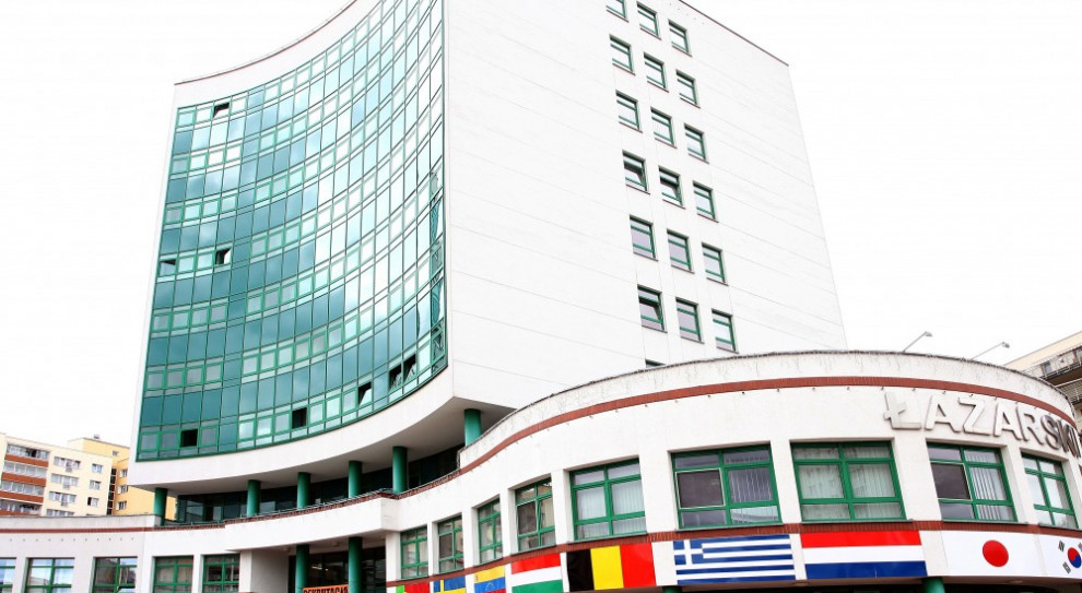 – Zamierzamy kształcić w małych grupach i na wysokim poziomie – mówi Dariusz A. Kosior, dziekan wydziału lekarskiego Uczelni Łazarskiego. (Fot.: lazarski.pl) Zgoda na kierunek lekarski na Uczelni Łazarskiego