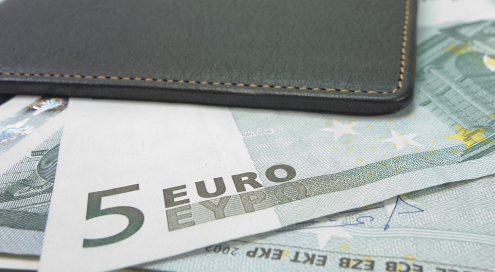 Prezes zarządu grupy, która po latach po raz pierwszy wypracowała zysk, Carlos Tavares, zarobił w ubiegłym roku 5,24 mln euro (fot.pixabay.com) Francja, PSA Peugeot Citroen: Zamieszanie wokół wysokiej pensji prezesa. Związkowcy "to skandal"