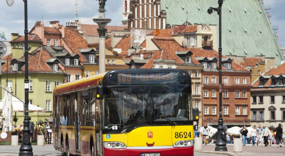 Kontrolerzy zatrudnieni przez zewnętrzną firmę będą sprawdzać bilety w pojazdach ZTM przez siedem dni w tygodniu (fot.ztm.waw.pl) Warszawa: ZTM szuka kontrolerów biletów. Będzie przetarg na firmę zewnętrzną