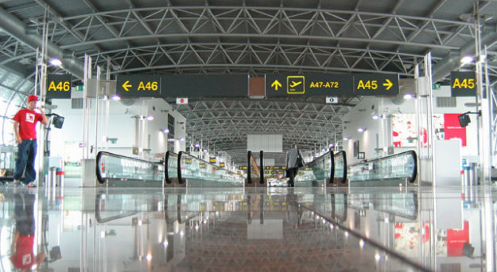 Międzynarodowe lotnisko w Zaventem pod Brukselą w którym 22 marca doszło do zamachu terrorystycznego zatrudnia 20 tys. osób. (fot. wikipedia) Lotnisko w Brukseli wciąż zamknięte. Policjanci protestują i grożą strajkiem