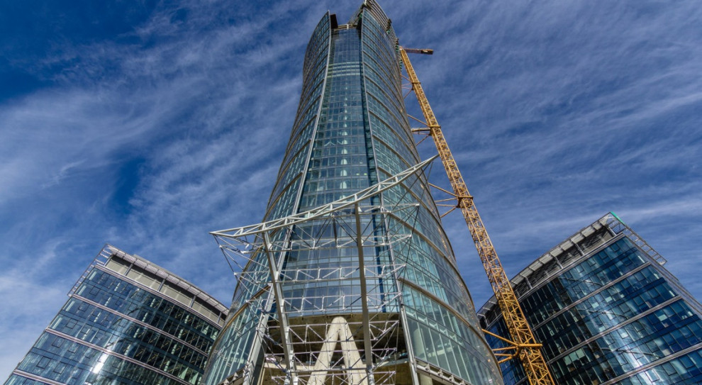 Budowa Warsaw Spire, warszawskiego wysokościowca o powierzchni ponad 100 tys. mkw. i wysokości 220 m (mat.pras.) Co piąty polski pracownik jest związany z budowlanką