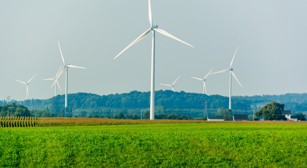 Ikea planuje w ciągu kolejnych 5 lat zainwestować 680 mln dol. w systemy energii odnawialnej, montując panele solarne, ale i elektrownie wiatrowe w swoich lokalizacjach na całym świecie. (Fot. Pixabay) W jakie "zielone" technologie najchętniej inwestują firmy?