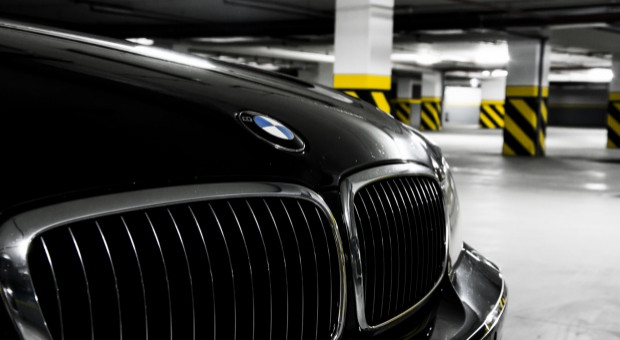 W przetargu zwyciężył warszawski diler BMW, pozostałe firmy mają 10 dni na ewentualne odwołanie (Fot. Shutterstock.com) Diler BMW dostarczy 20 limuzn dla BOR
